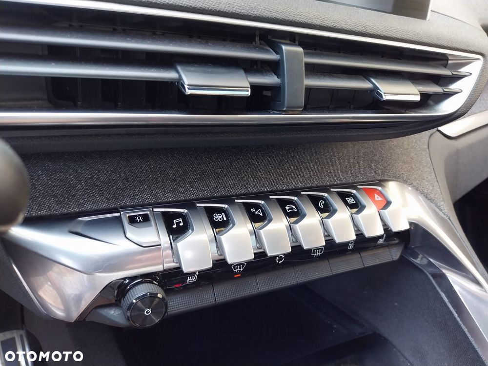 Peugeot 3008 1.2 PureTech GPF Allure S&S - 29
