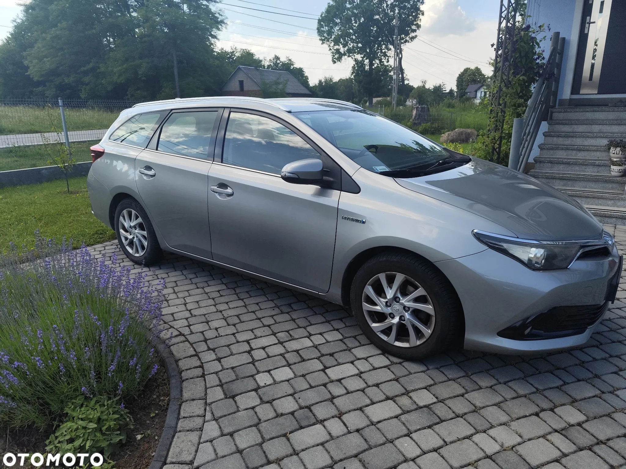 Toyota Auris 1.8 HSD Sol - 2