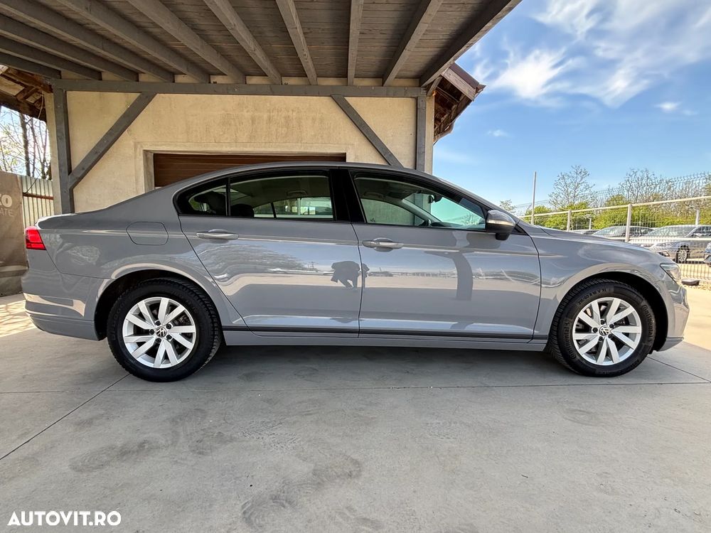 Volkswagen Passat - 11