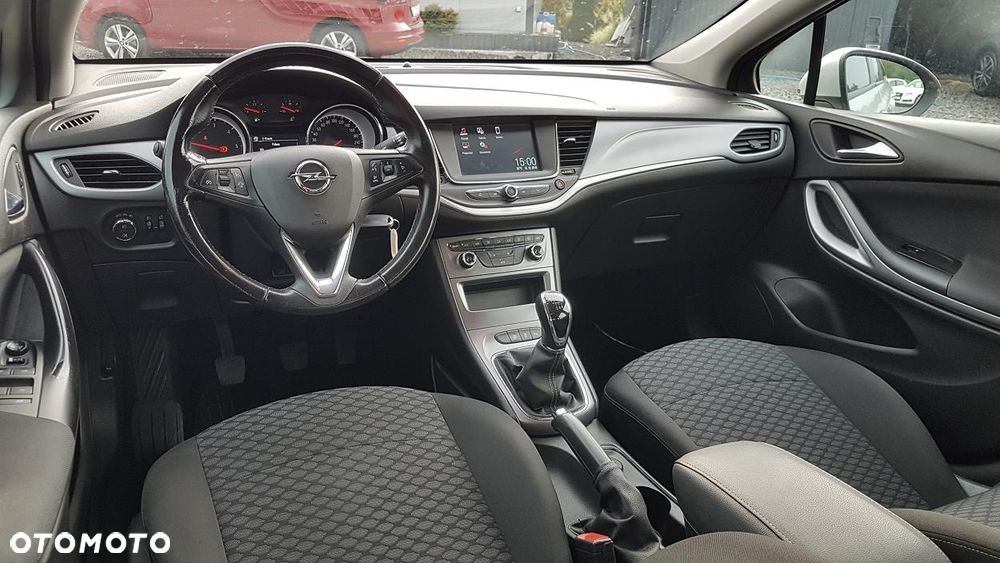Opel Astra 1.6 CDTI Essentia - 18