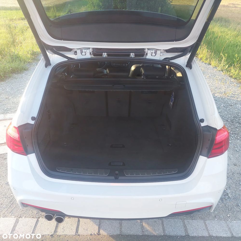 BMW Seria 3 320d M Sport - 9