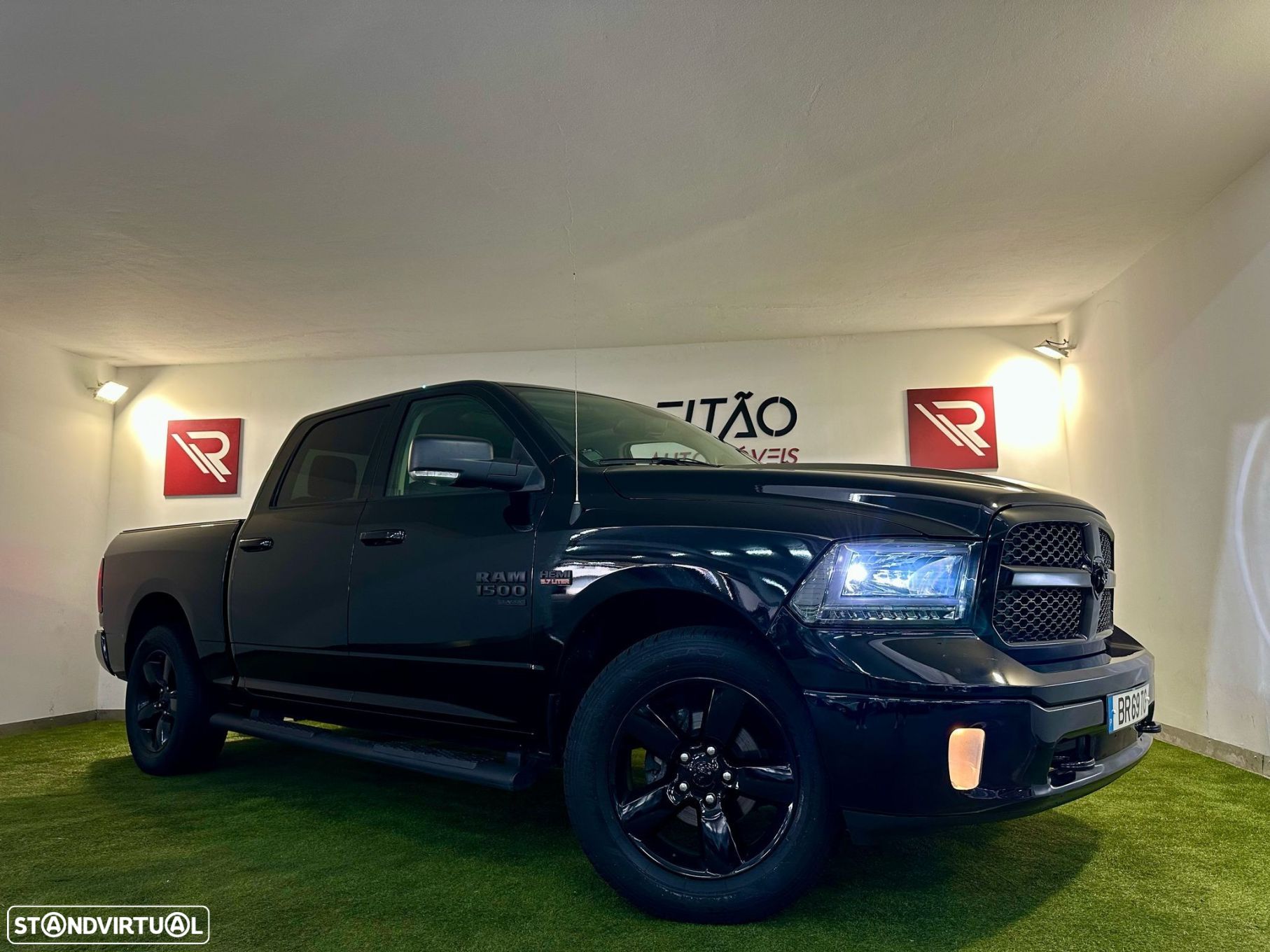 Dodge RAM 1500 5.7 V8 - 1