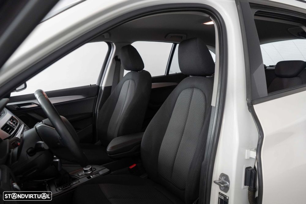 BMW X1 25 e xDrive Corporate Edition - 10