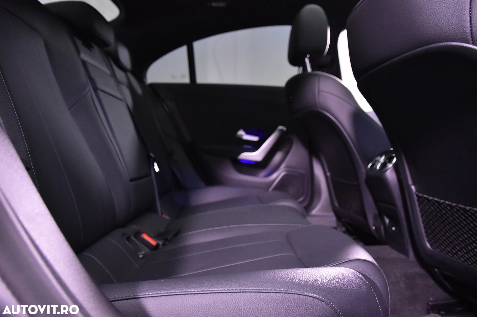 Mercedes-Benz CLA - 12