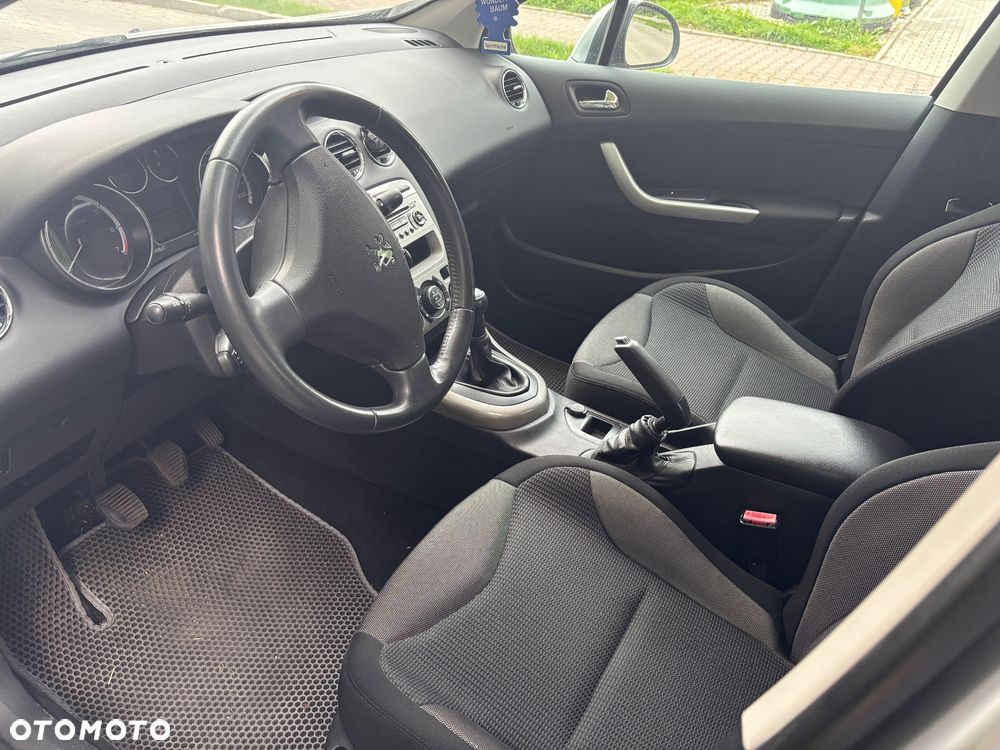 Peugeot 308 - 8
