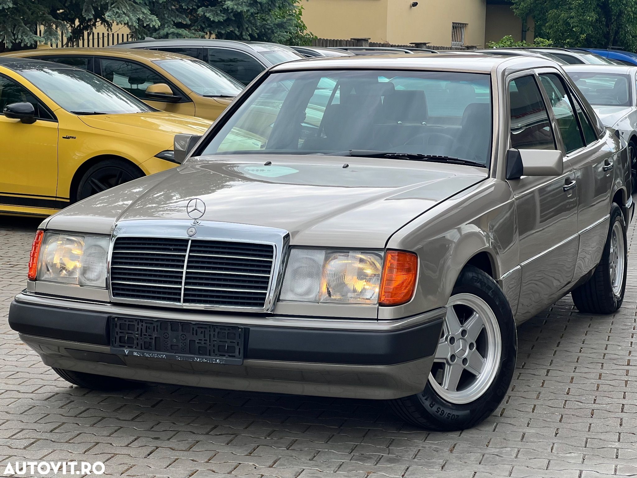 Mercedes-Benz W124 - 1