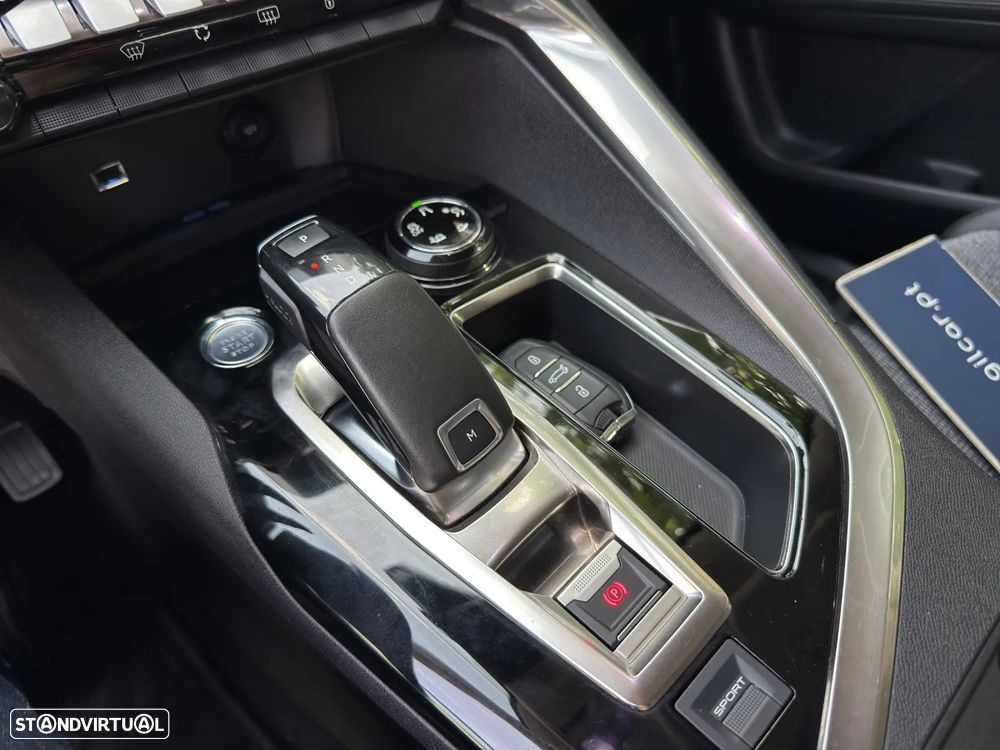 Peugeot 3008 PureTech 130 Stop & Start GPF EAT8 Allure - 11