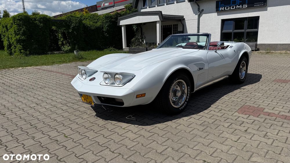 Chevrolet Corvette - 12