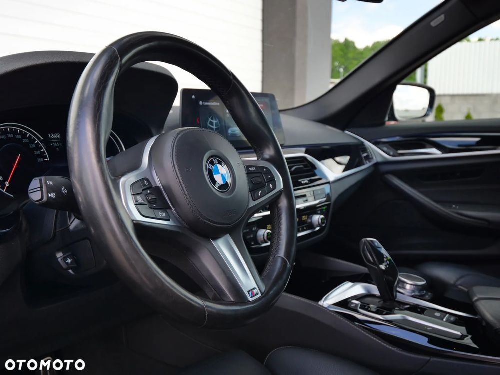 BMW Seria 5 530i xDrive M Sport sport - 18