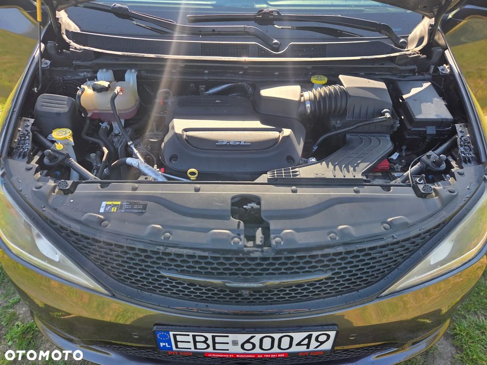 Chrysler Pacifica - 18