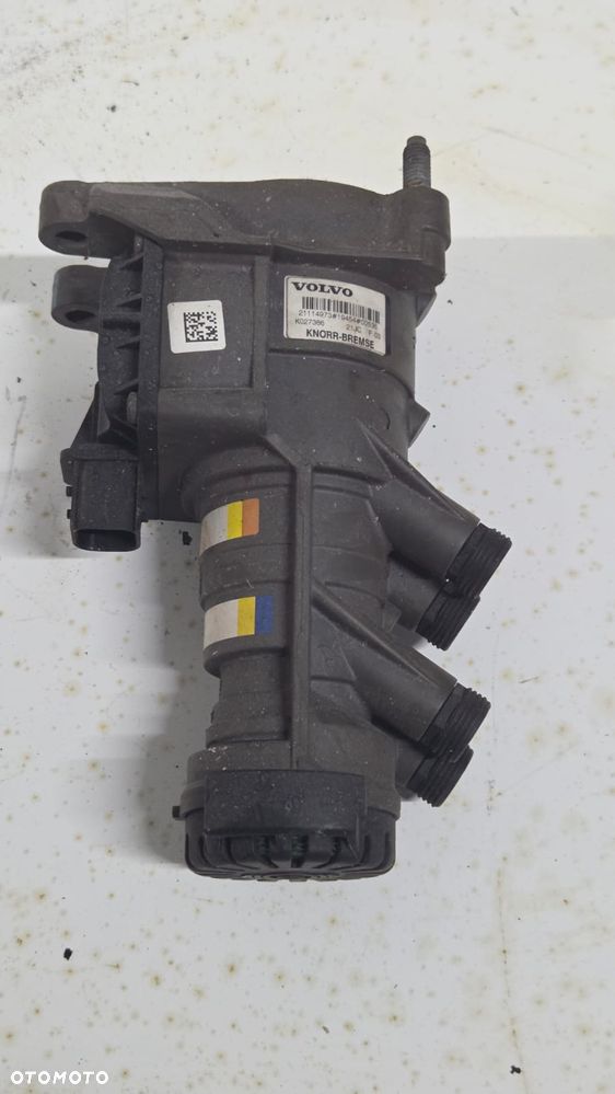 Zawór hamulca nożnego Volvo FH4 21114973 - 4