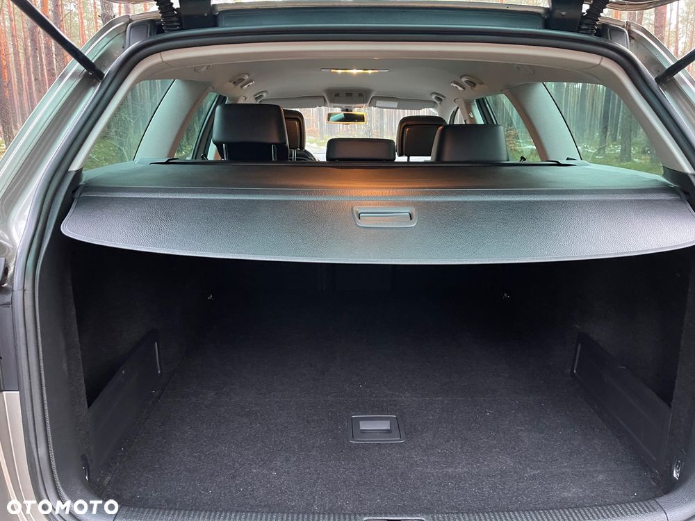 Volkswagen Passat 2.0 TDI DSG BlueMotion Technology Business Edition - 19