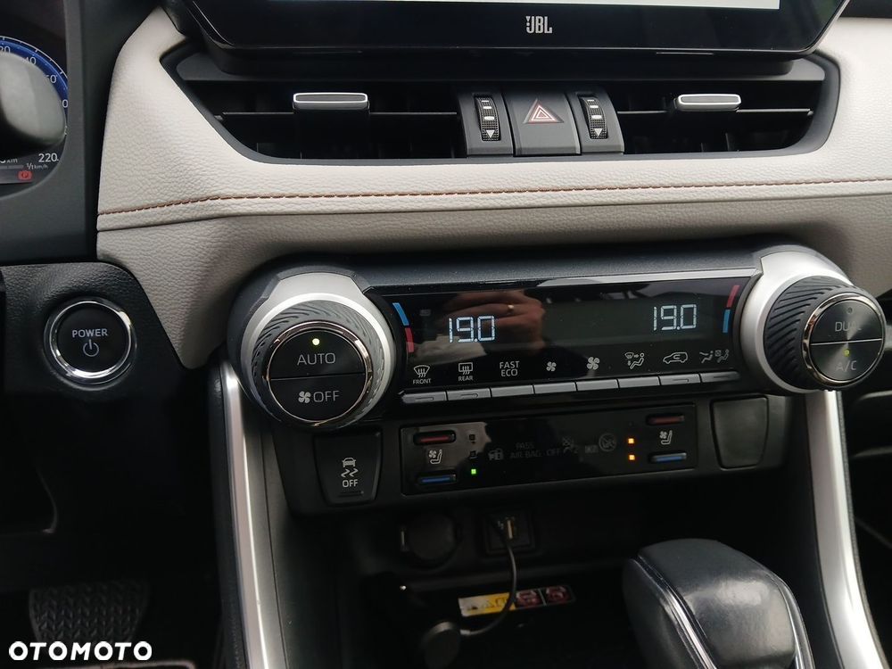 Toyota RAV4 - 29