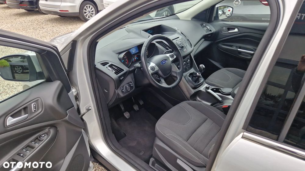 Ford Kuga 1.6 EcoBoost 2x4 Titanium - 11