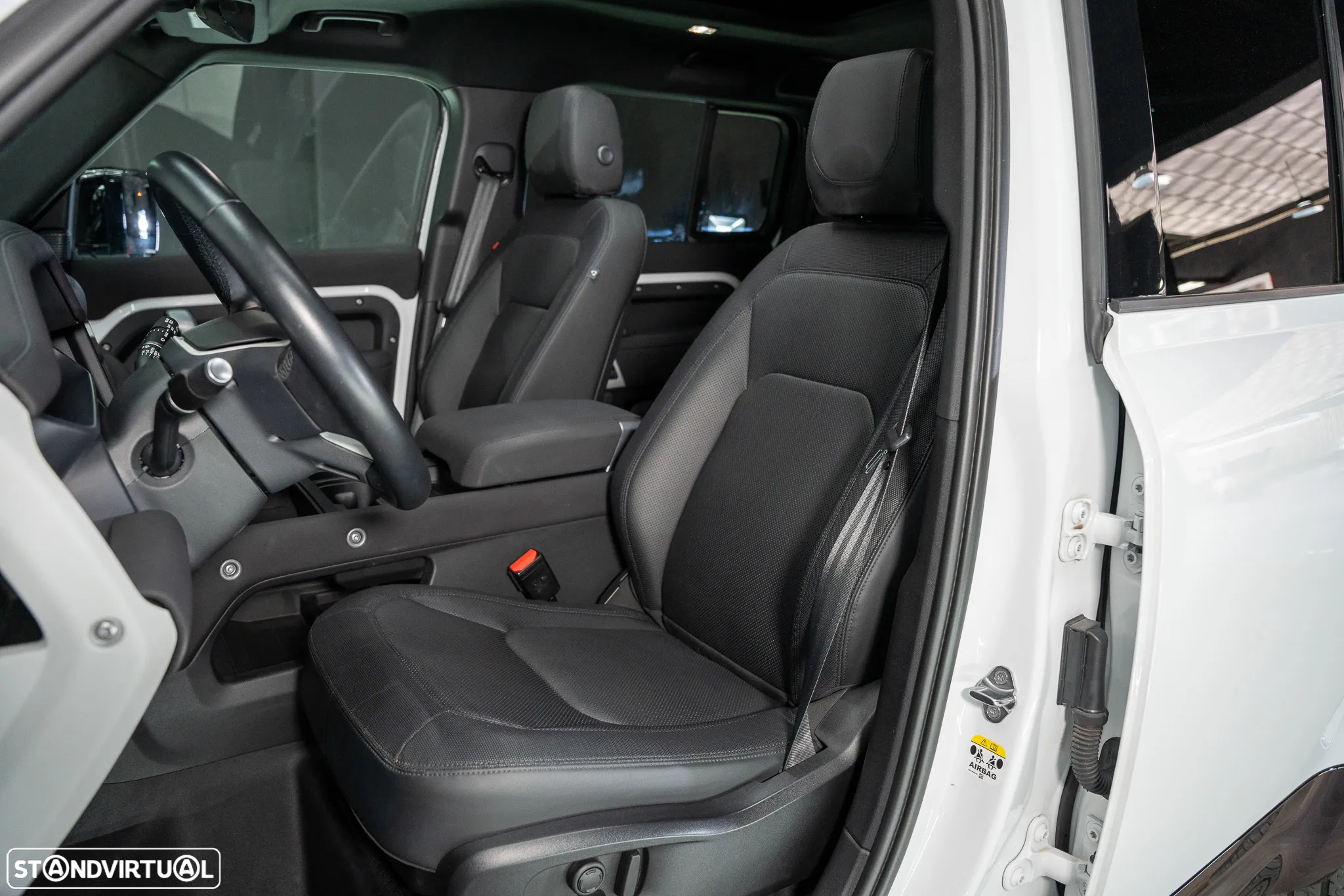 Land Rover Defender 3.0 D250 110 AWD X-Dynamic SE - 25
