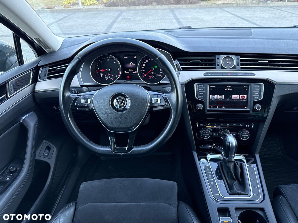 Volkswagen Passat 2.0 TDI SCR DSG 4Motion Elegance - 5