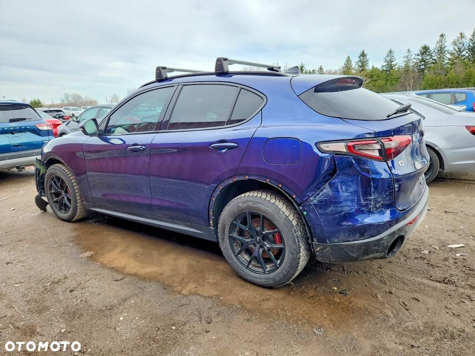Alfa Romeo Stelvio 2.0 Turbo 16V AT8-Q4 Veloce Ti - 4