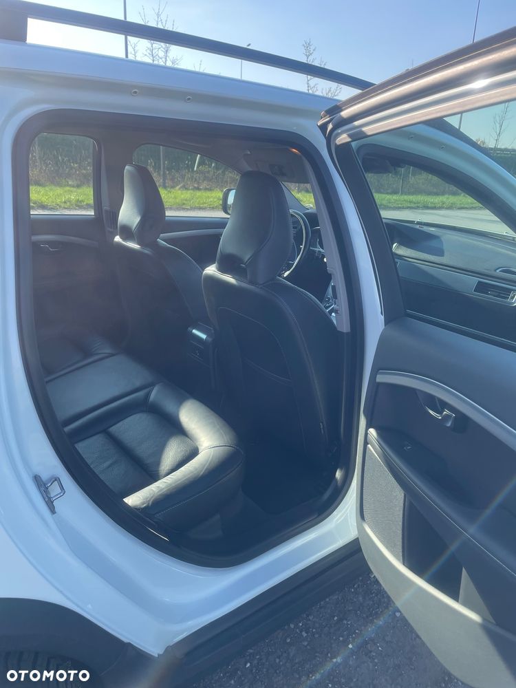 Volvo XC 70 D4 AWD Dynamic Momentum EU6 - 18
