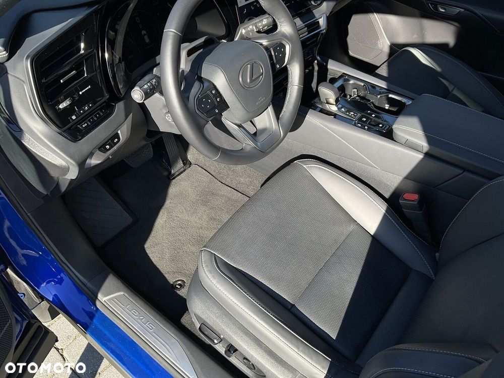 Lexus RX - 23