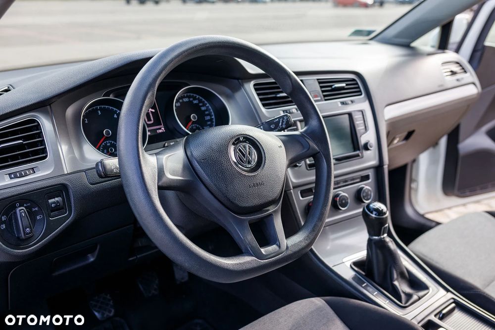 Volkswagen Golf - 10