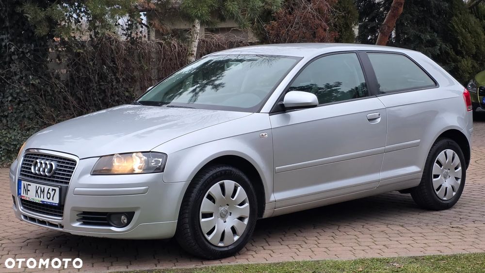 Audi A3 3-drzwiowe 1.6 Attraction - 1
