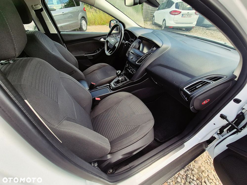 Ford Focus - 30