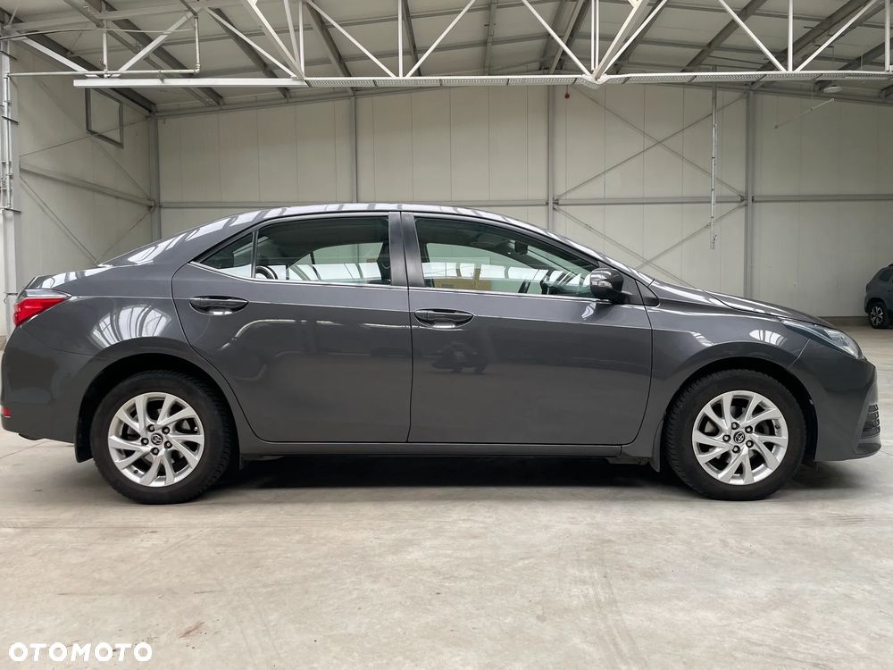 Toyota Corolla 1.6 Classic Plus - 6