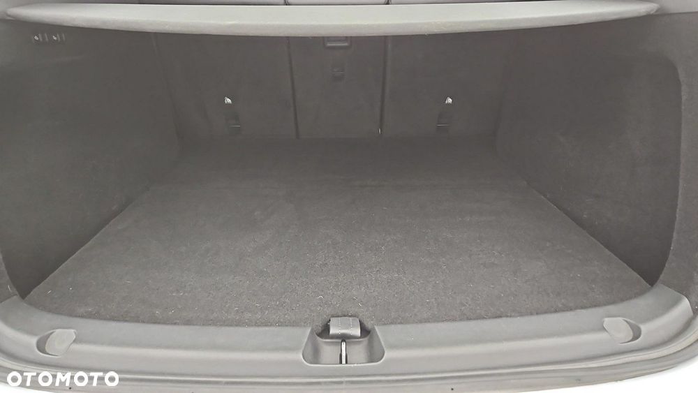 Tesla Y Long Range RWD - 18