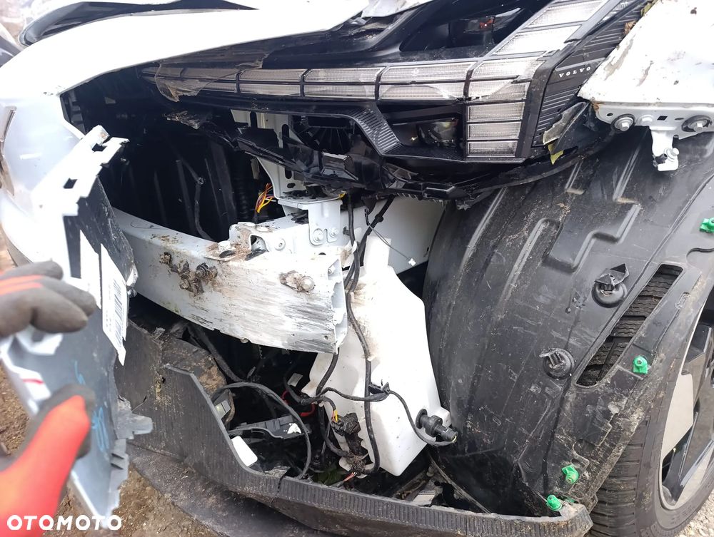 Volvo EX30 Single Motor Extended Range RWD Plus - 12