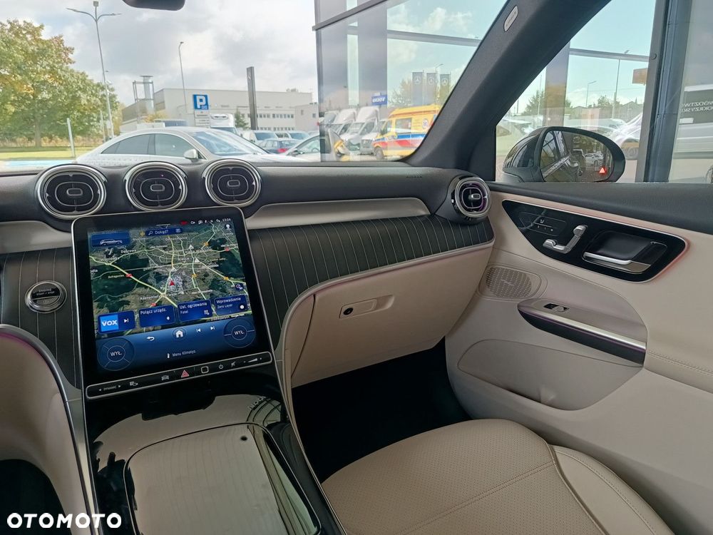 Mercedes-Benz GLC - 13