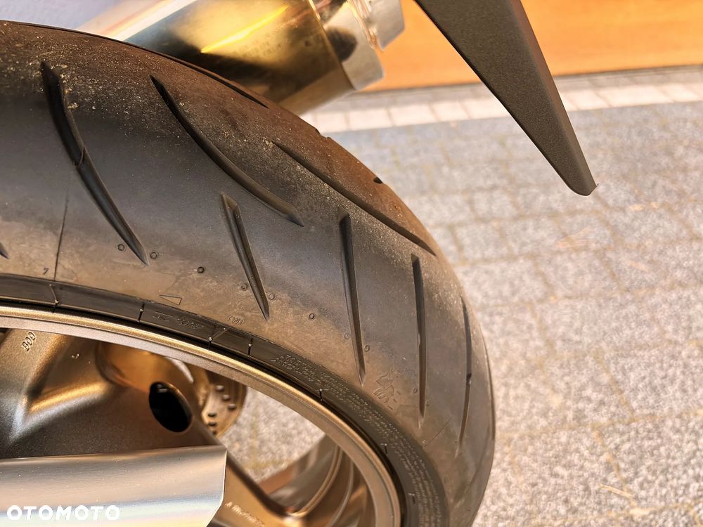 Suzuki GSX - 11
