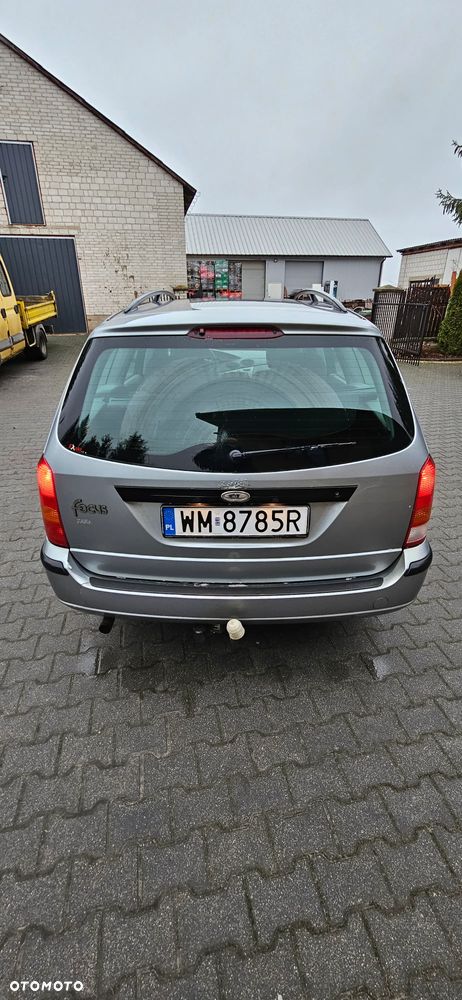 Ford Focus 1.6 Futura - 4