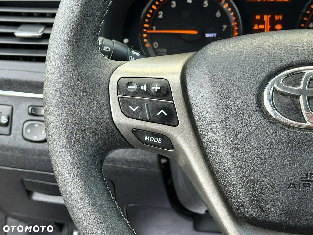 Toyota Avensis 1.8 Prestige - 18