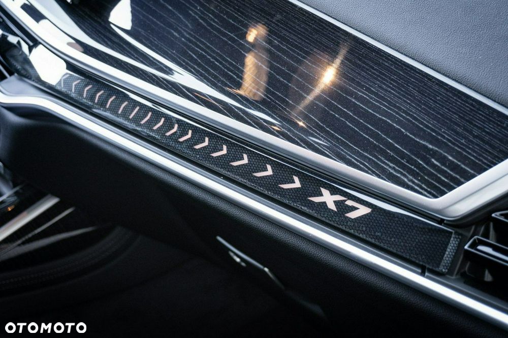 BMW X7 - 27