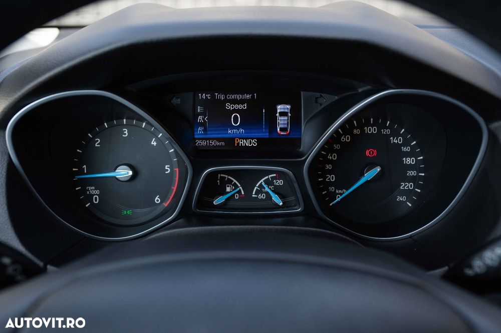 Ford Focus 1.5 TDCi Powershift Titanium - 14