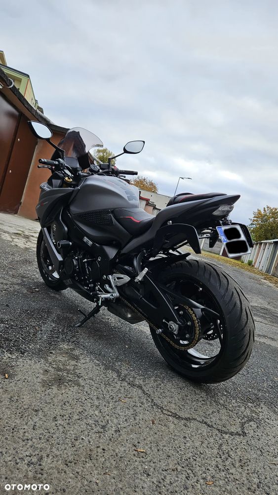 Suzuki GSX 1000 - 8
