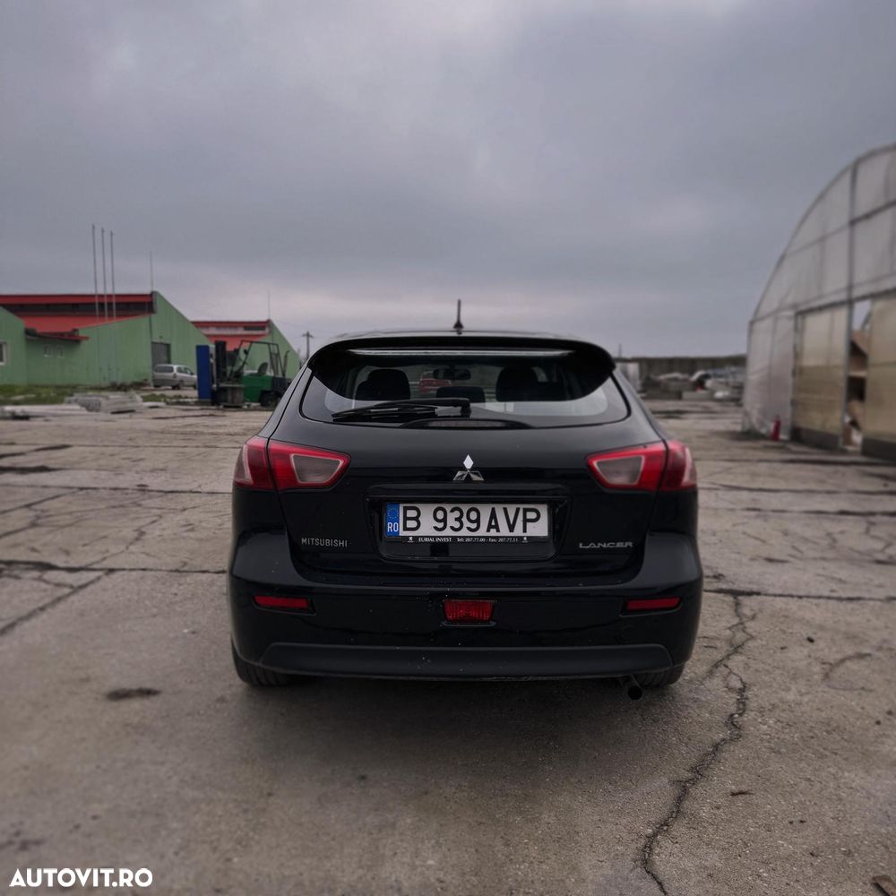 Mitsubishi Lancer Sportback 1.6 Invite A80 - 5