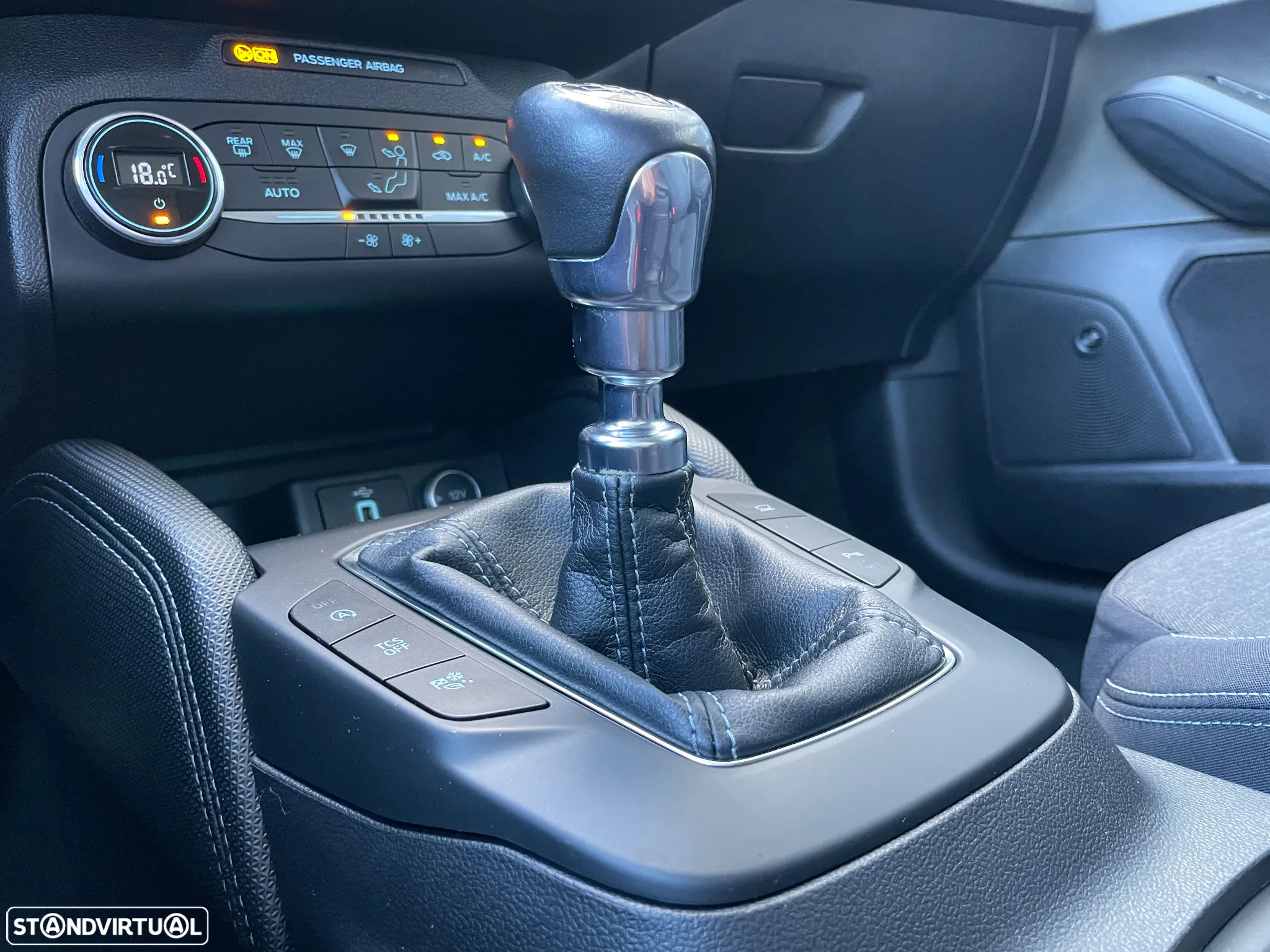 Ford Focus 1.0 EcoBoost Active - 24