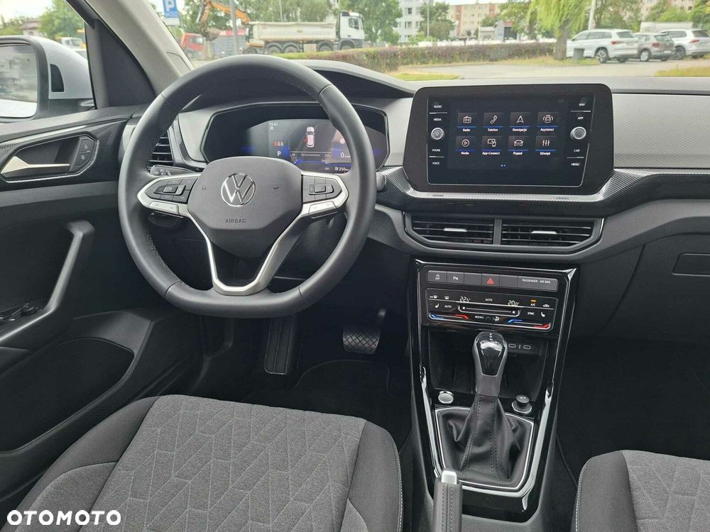 Volkswagen T-Cross - 12