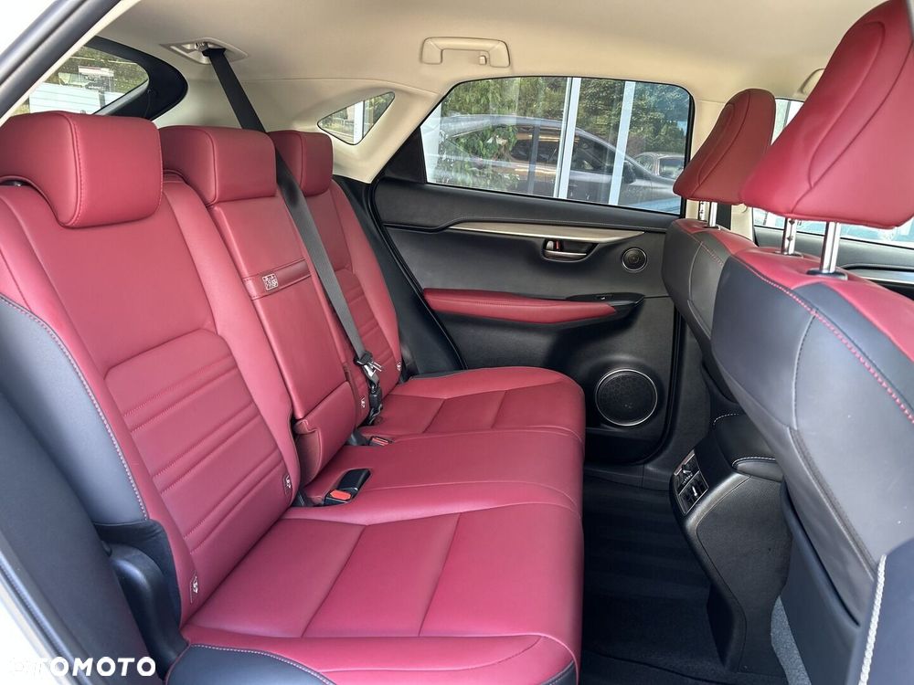 Lexus NX 300h F Impression AWD - 25