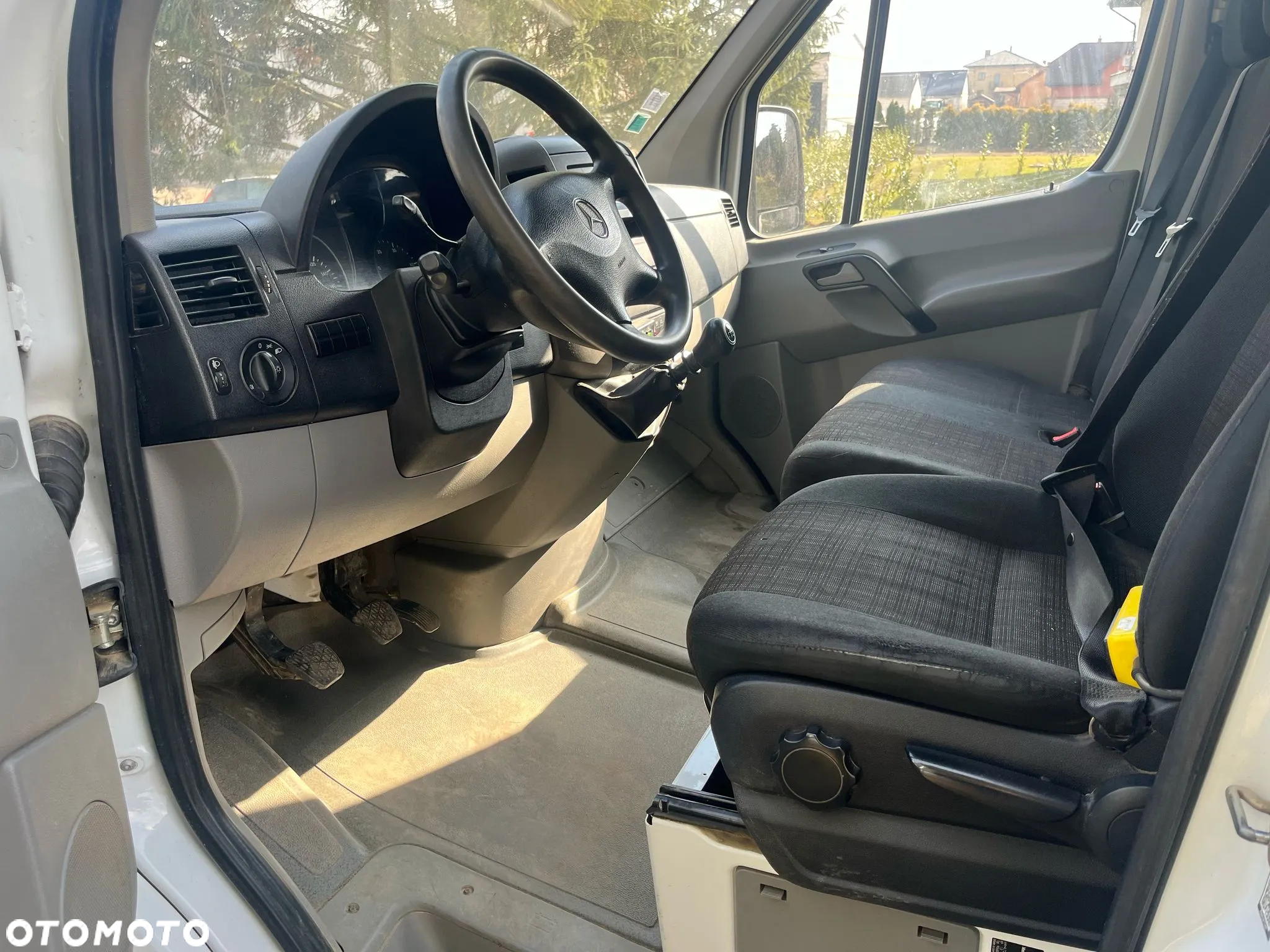 Mercedes-Benz Sprinter - 12