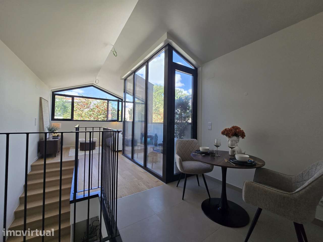 Jardim Emídia — T1 Duplex · 10