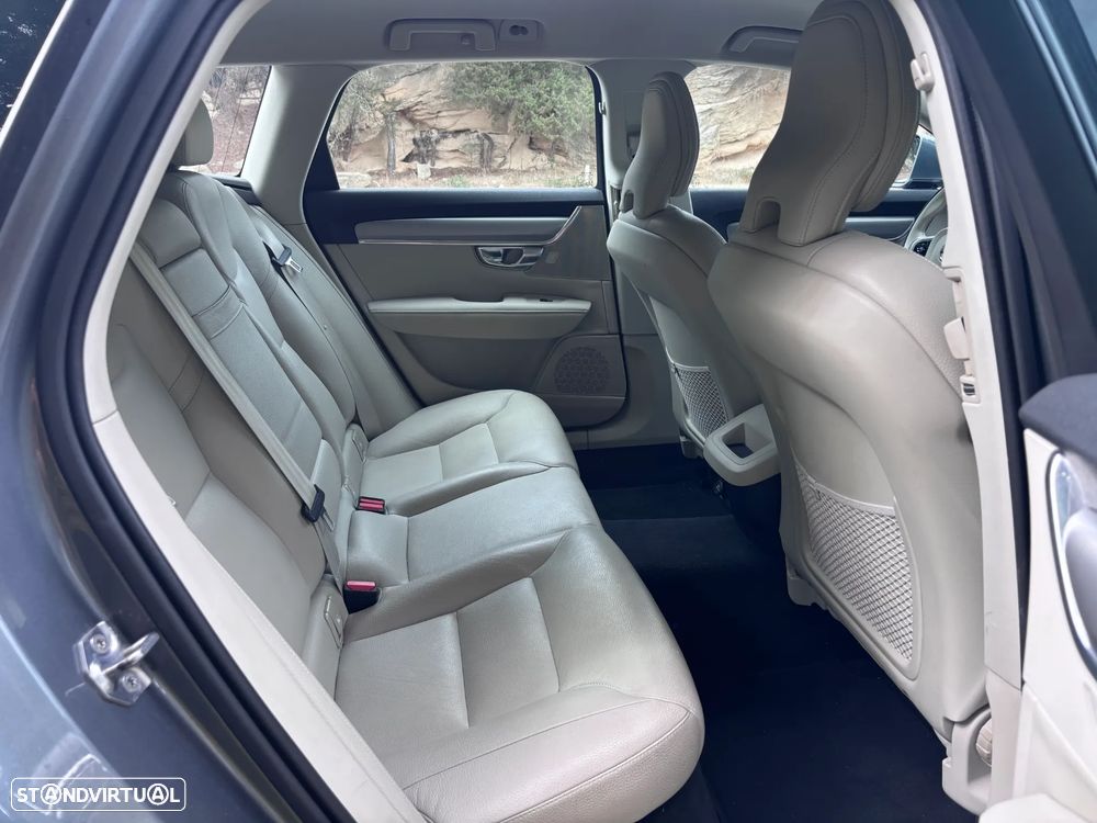 Volvo V90 2.0 D4 Momentum Geartronic - 14