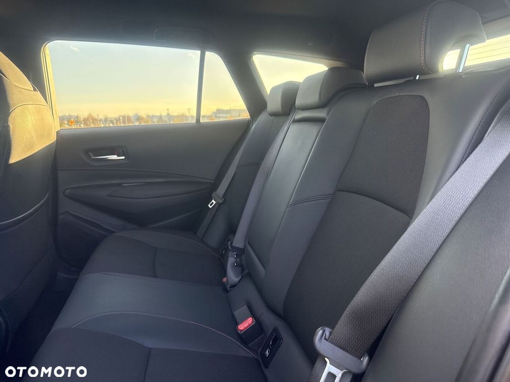 Toyota Corolla 2.0 Hybrid GR Sport - 17