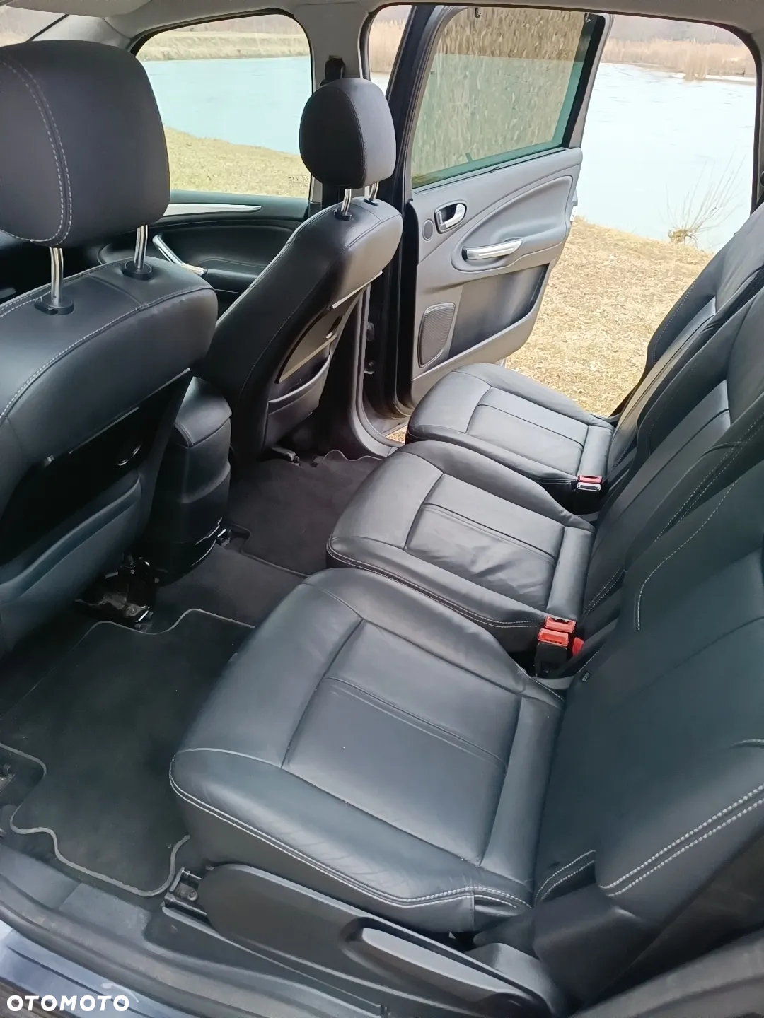 Ford S-Max 2.0 TDCi DPF Titanium - 24