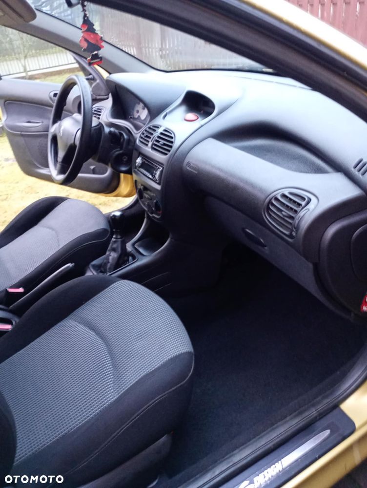 Peugeot 206 1.1 X-Line - 6