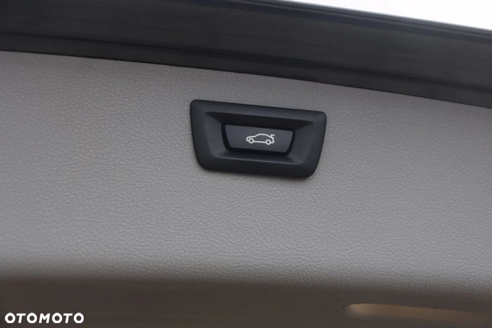 BMW Seria 3 318d Sport Line - 17