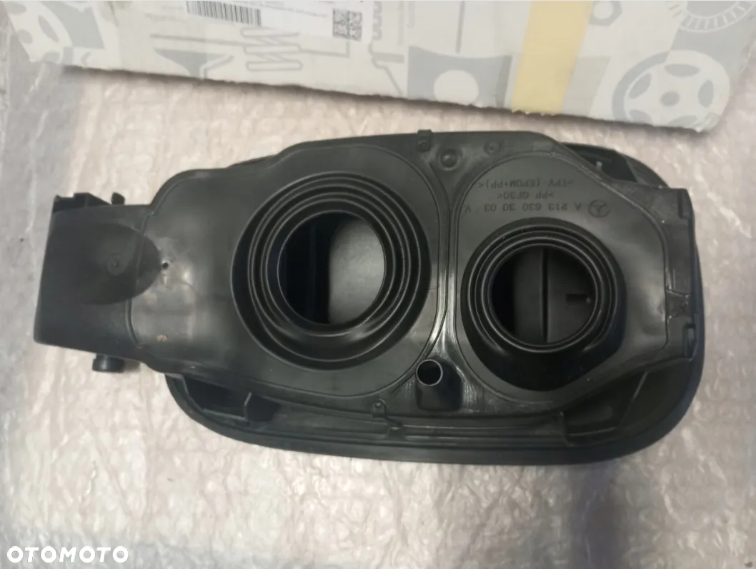 MERCEDES E W213 GNIAZDO KLAPKA WLEW PALIWA A2136303003 - 4