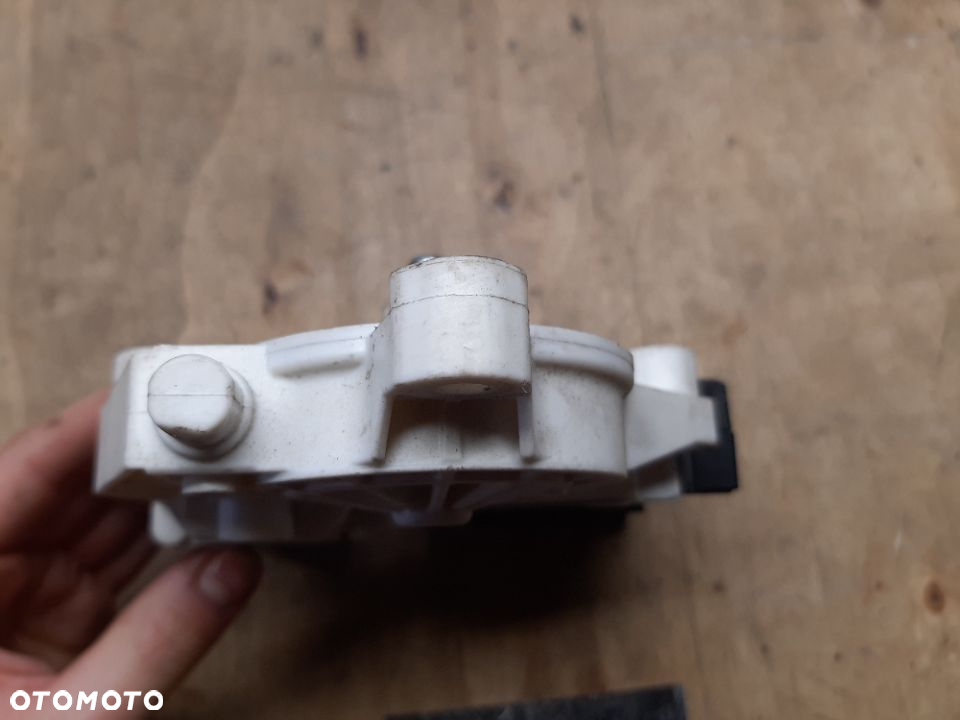 Silniczek Szyby Mechanizm Podnoszenia Szyby Prawy Tyl Audi A3 8P - 7