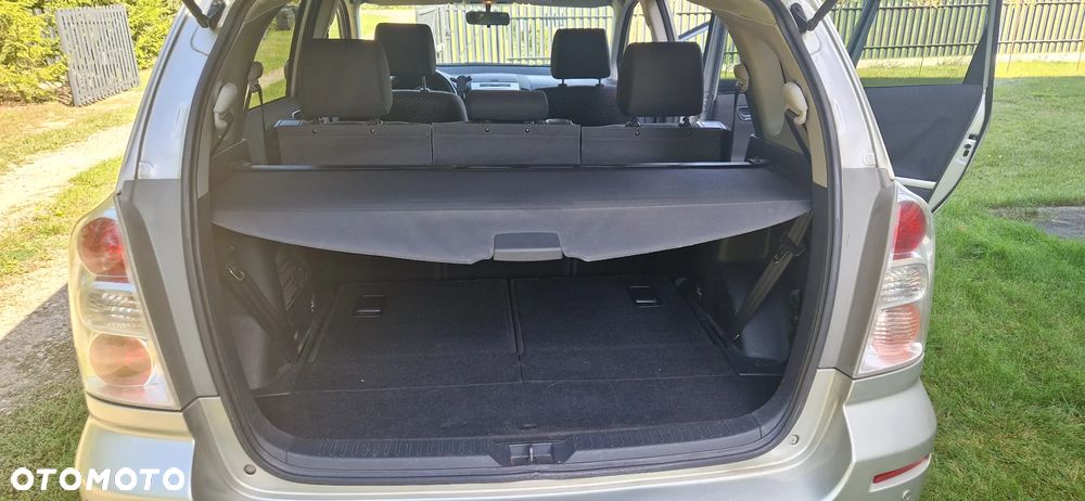 Toyota Corolla Verso 2.2 D-4D Gold + 7os - 9